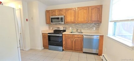 1335 Union Ave in Newburgh, NY - Building Photo - Building Photo