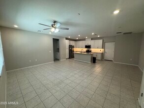 775 E Furness Dr in Gilbert, AZ - Foto de edificio - Building Photo
