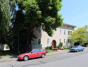 1833-1875 Yew St in Vancouver, BC - Building Photo - Building Photo