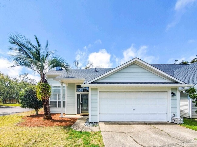 5901 N Bay Point Dr in Pensacola, FL - Building Photo - Building Photo