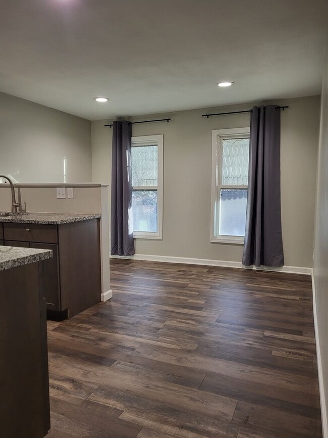 1620 SW College Ave in Topeka, KS - Building Photo - Building Photo