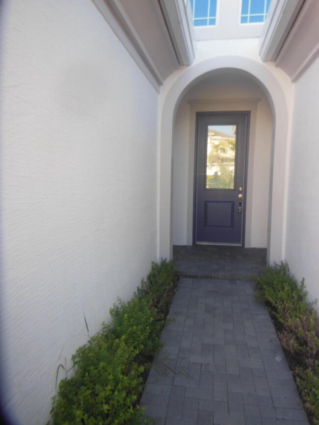 5401 Pecan Dr in Westlake, FL - Building Photo - Building Photo