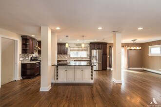 106 Sharon Dr in Sleepy Hollow, IL - Building Photo - Building Photo