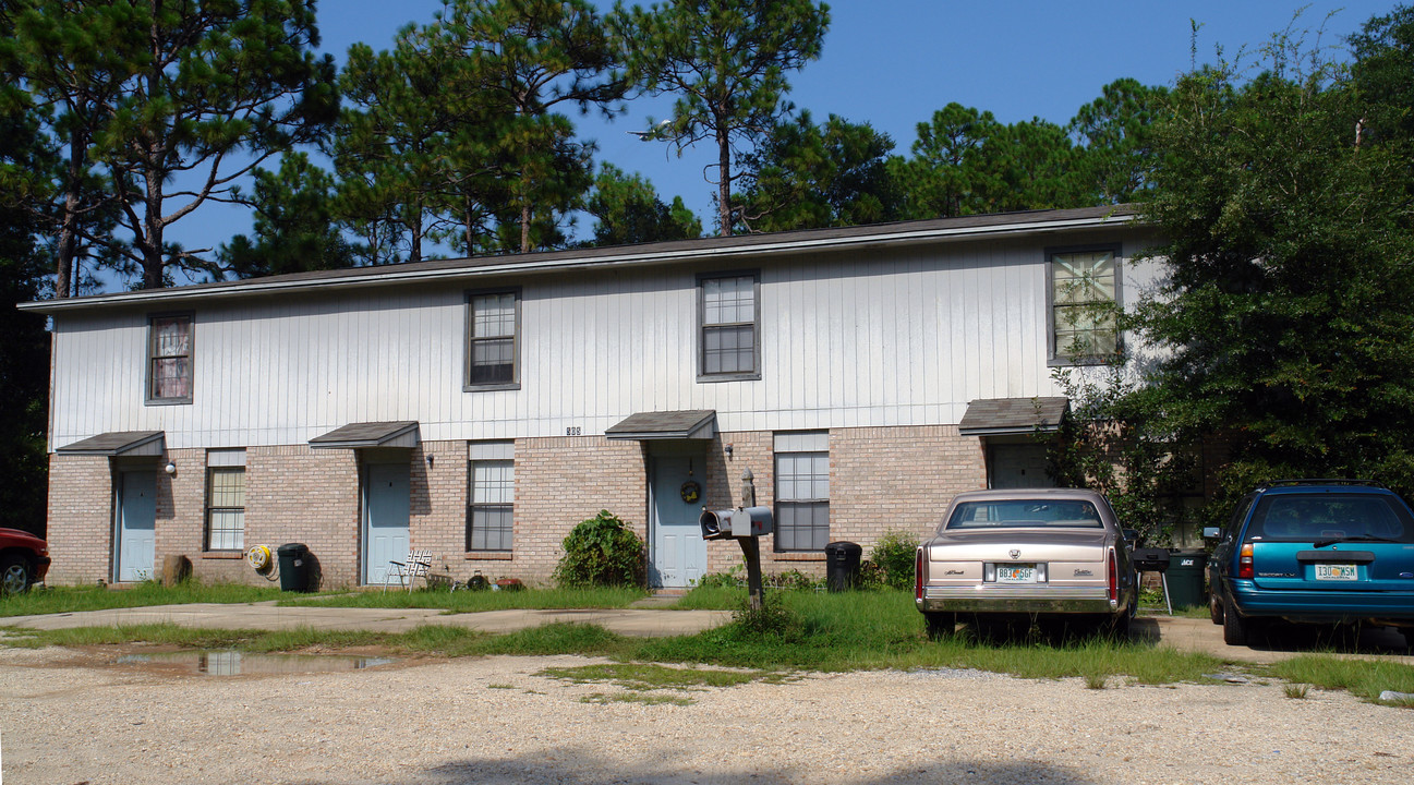 505 Johnson St in Valparaiso, FL - Foto de edificio