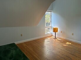 293 Sidney St in Cambridge, MA - Building Photo