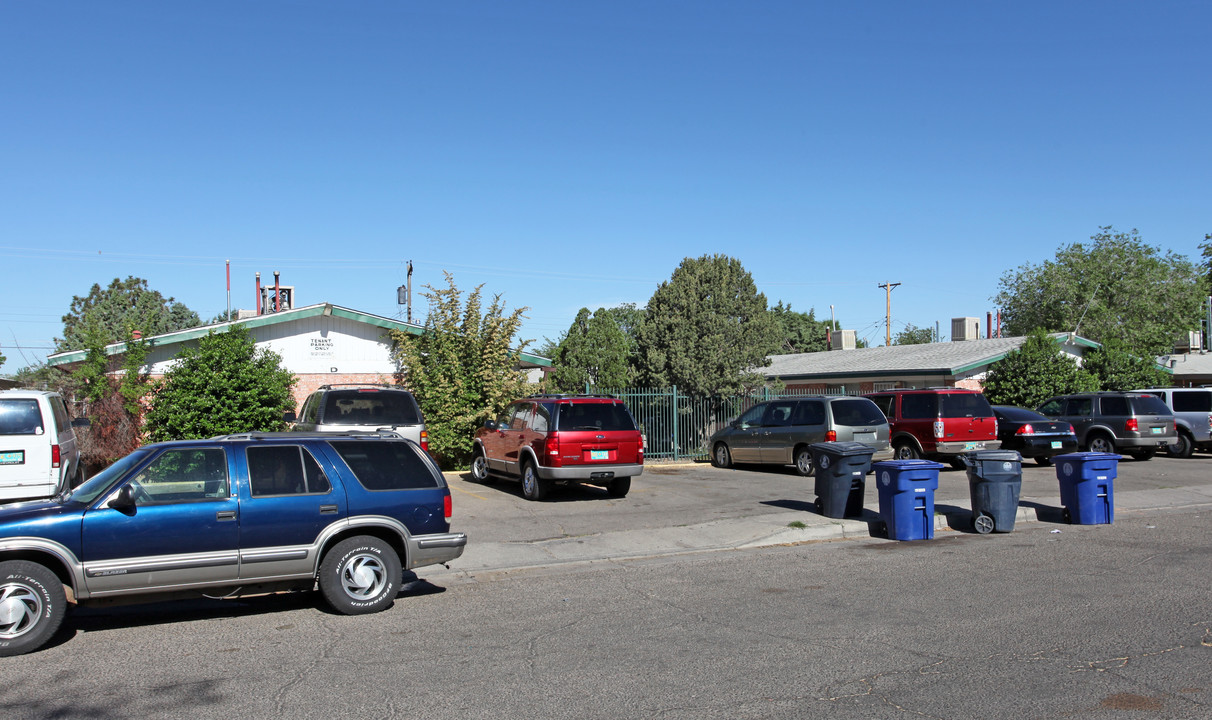 525-529 Indiana St SE in Albuquerque, NM - Building Photo