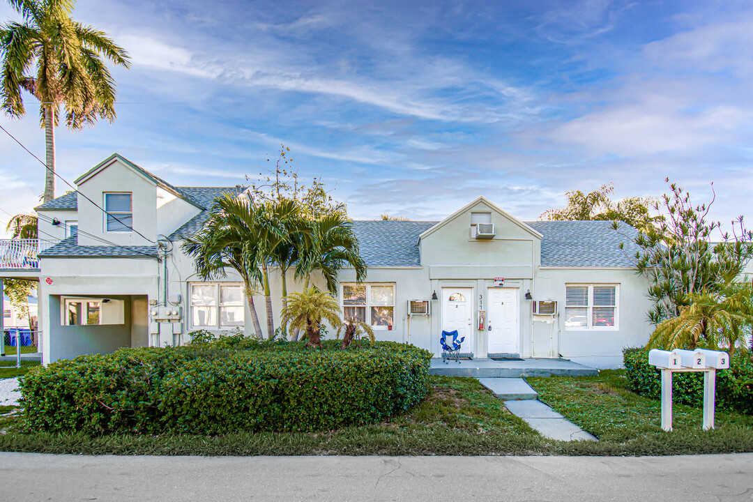 317 NE 13th Ave in Fort Lauderdale, FL - Building Photo