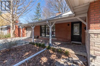 46 Osler Dr in Hamilton, ON - Building Photo - Building Photo