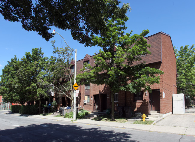 Frank Lambert I Townhouses in Toronto, ON - Building Photo - Building Photo