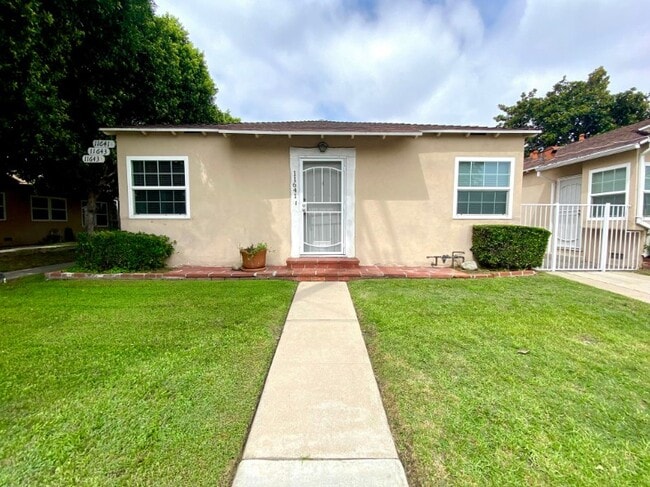 11641 Magnolia Blvd, Unit 11641