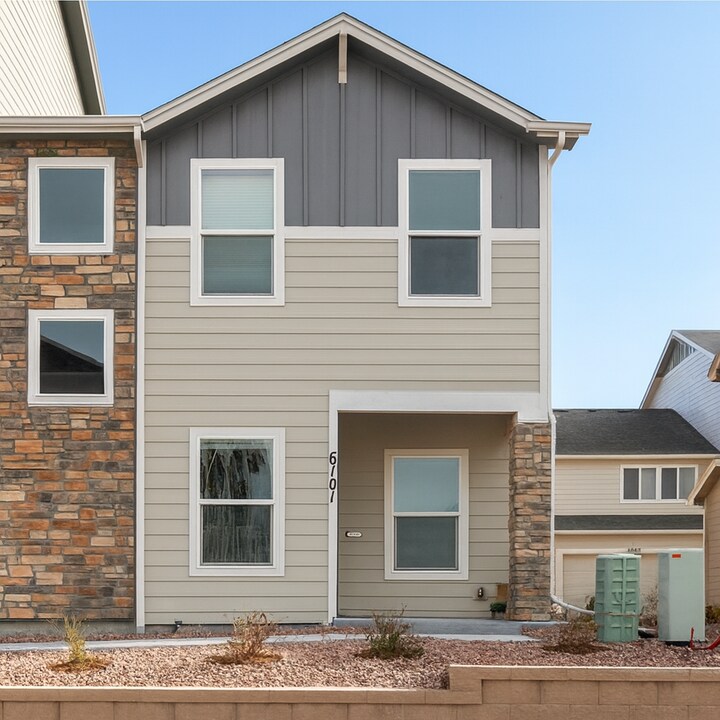 6101 Inman Vw in Colorado Springs, CO - Foto de edificio