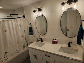 3600 NE 9th St in Renton, WA - Building Photo - Building Photo