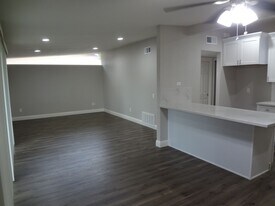 6256-6258 Fennwood Ct in Sacramento, CA - Building Photo