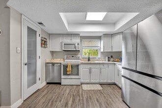 1161 Dot Dr in Altamonte Springs, FL - Building Photo - Building Photo