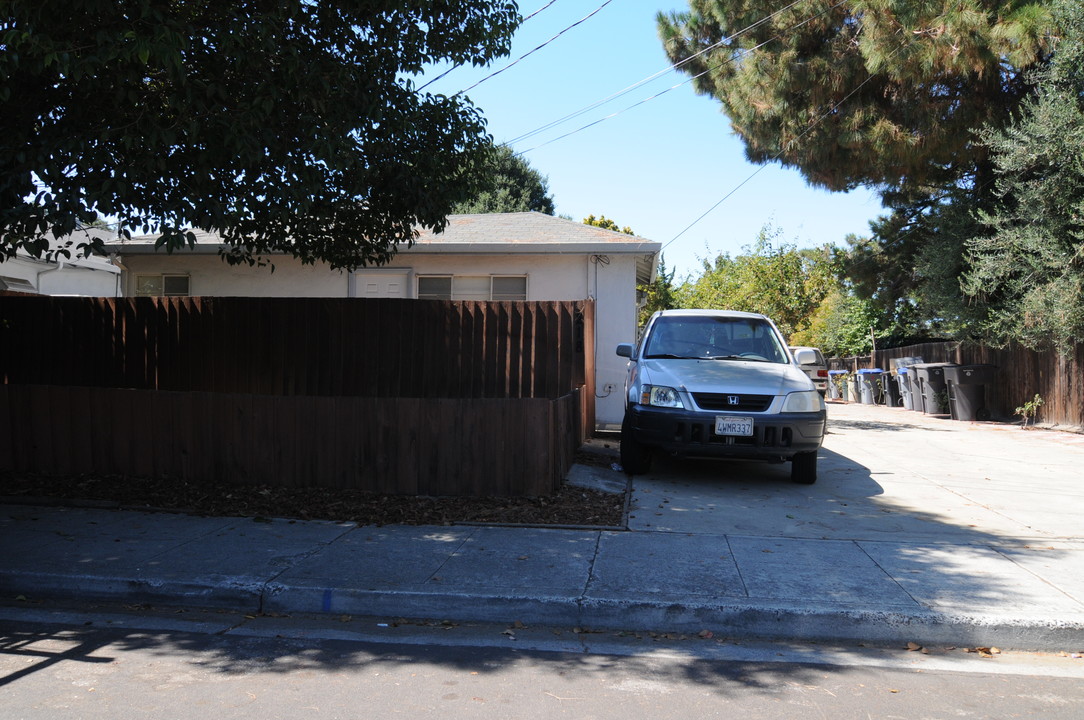 218 B Higdon Ave in Mountain View, CA - Building Photo