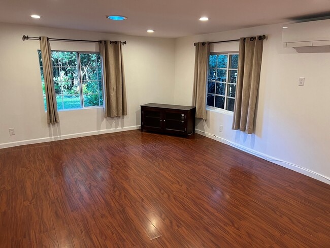 2715 Aqua Verde Cir, Unit Guesthouse in Los Angeles, CA - Foto de edificio - Building Photo
