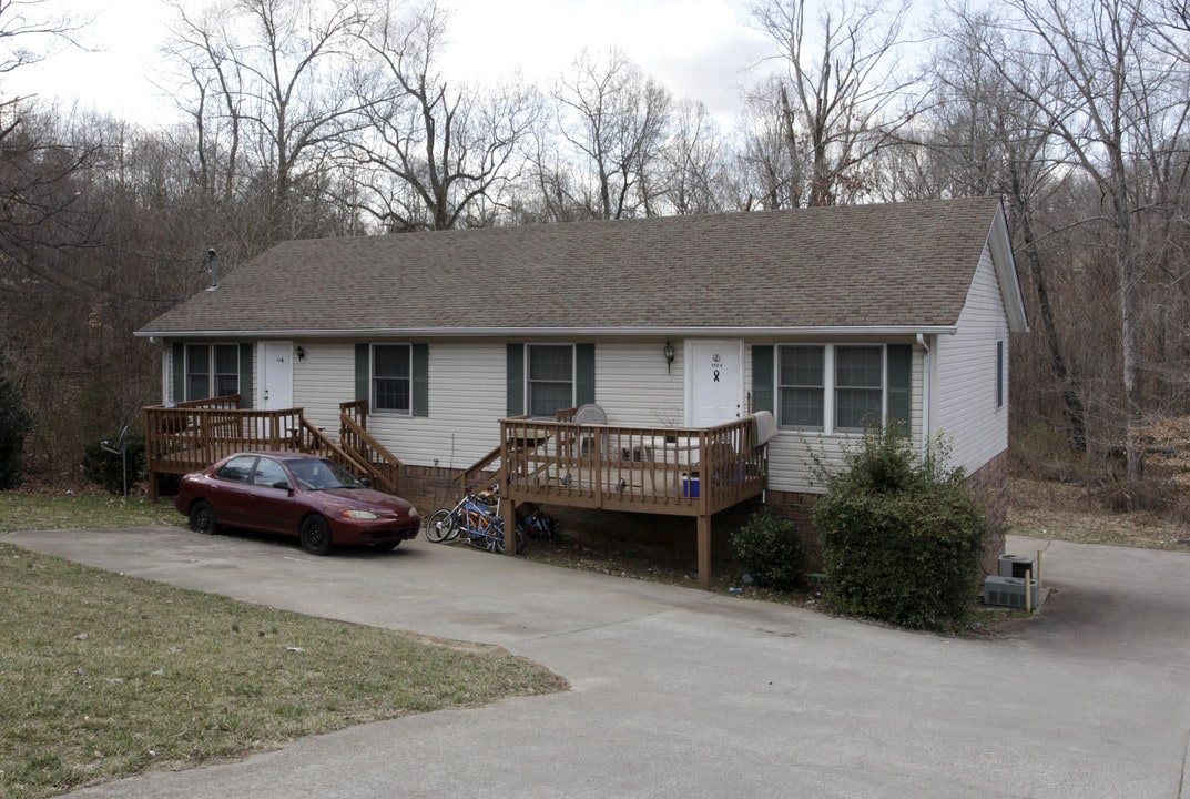 713 Peachers Dr in Clarksville, TN - Foto de edificio