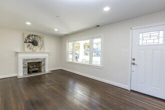 564 Claymont Dr in Lexington, KY - Foto de edificio - Building Photo