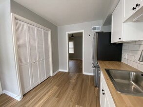 2030 N 86th St, Unit 2030 in Wauwatosa, WI - Building Photo - Building Photo