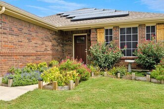 3608 Chapel Hill Lane in Denton, TX - Foto de edificio - Building Photo