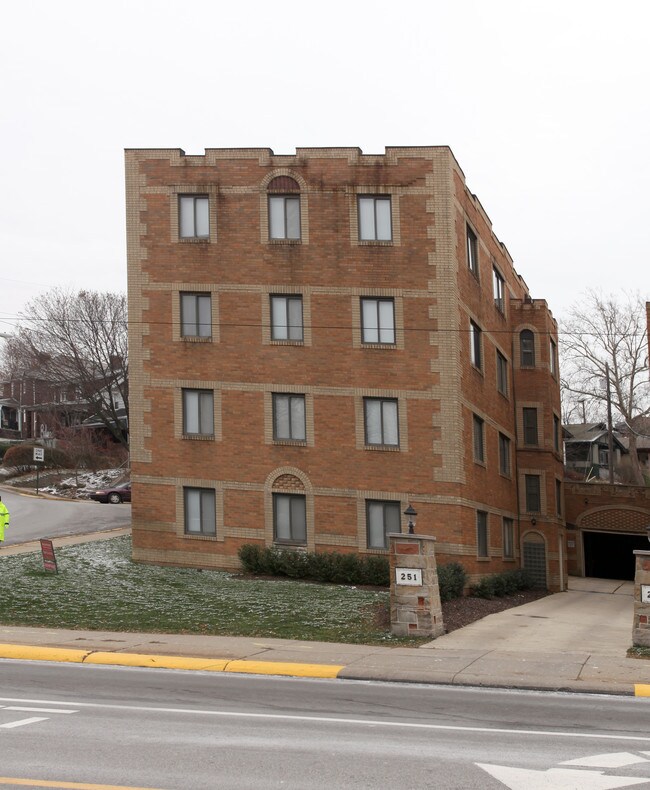 251 Beverly Rd in Pittsburgh, PA - Foto de edificio - Building Photo