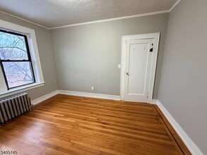 17 Elwood Pl in Newark, NJ - Building Photo - Building Photo