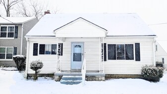 1953 Woodland Ave in Columbus, OH - Building Photo