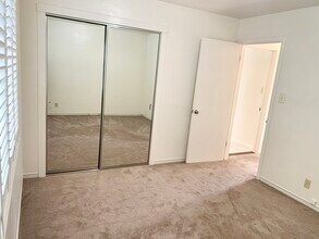 216 Paramount Dr, Unit 1 in Millbrae, CA - Building Photo - Building Photo