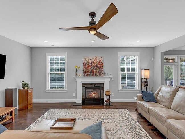 156 Greenhurst Cir in Holly Springs, NC - Building Photo - Building Photo