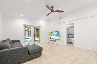 443 NE 71st St in Miami, FL - Building Photo - Building Photo