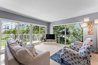 1203 Hillsboro Mile in Hillsboro Beach, FL - Building Photo - Building Photo