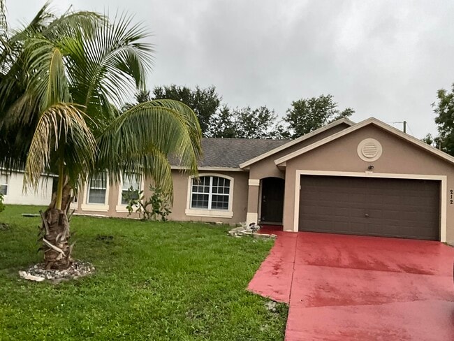 212 SW Yager Pl in Port St. Lucie, FL - Building Photo - Building Photo