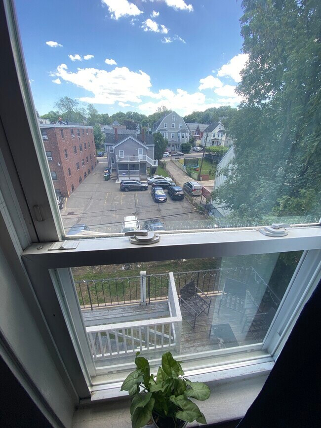 56 Winship St, Unit 2 in Boston, MA - Foto de edificio - Building Photo