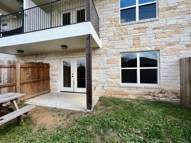 100 Sandstone Dr in Jarrell, TX - Building Photo - Building Photo