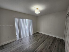 4320 NW 11th St in Miami, FL - Building Photo - Building Photo