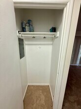 991 Manor Ln, Unit F in Columbus, OH - Foto de edificio - Building Photo