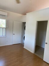 2708 French Pl in Austin, TX - Foto de edificio - Building Photo