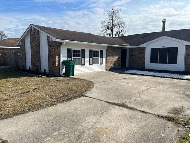 317 Raleigh Dr in Slidell, LA - Building Photo - Building Photo
