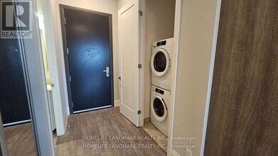 38 Water Walk Dr in Markham, ON - Building Photo - Building Photo