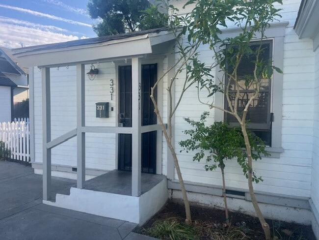 329-335 E Palmyra Ave in Orange, CA - Building Photo - Building Photo