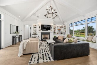 2111 Random Oaks Rd in Solvang, CA - Building Photo - Building Photo