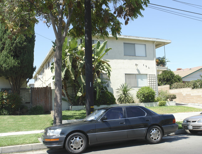 121 E Beacon St in Alhambra, CA - Building Photo - Building Photo