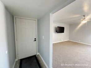 5080 Indian River Dr in Las Vegas, NV - Building Photo - Building Photo