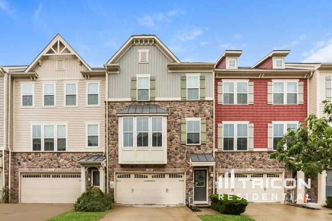 property at 586 Fox River Hills Way