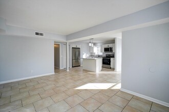 5183 Pine Tree Dr in Delray Beach, FL - Building Photo - Building Photo