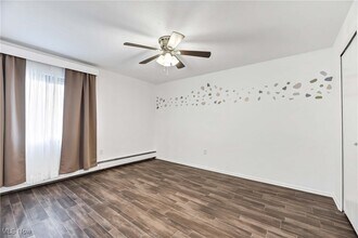 23885 David Dr in North Olmsted, OH - Building Photo - Building Photo
