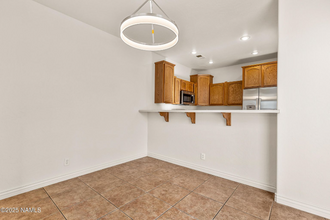 1326 E Trevor Way in Flagstaff, AZ - Building Photo - Building Photo