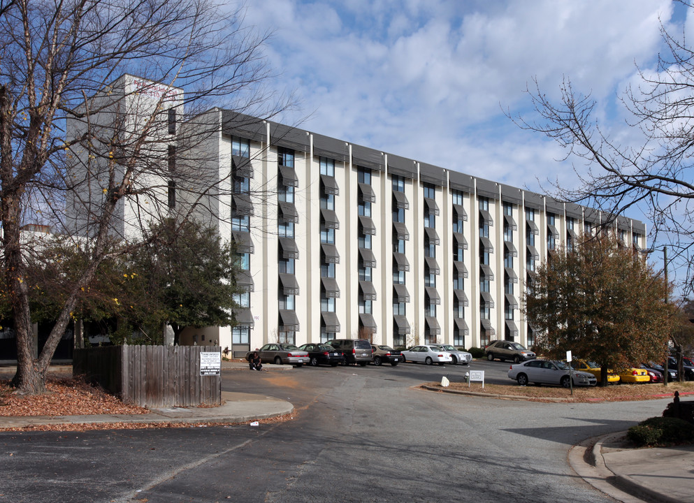 Heritage House Condominiums in Greensboro, NC - Foto de edificio