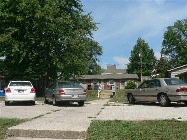 1905 14th St in Bedford, IN - Foto de edificio - Building Photo