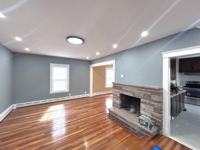 11 Earle St in Quincy, MA - Building Photo - Building Photo